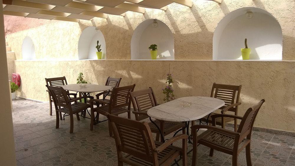 Anemomilos Suites Фира Екстериор снимка