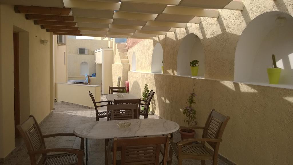 Anemomilos Suites Фира Екстериор снимка