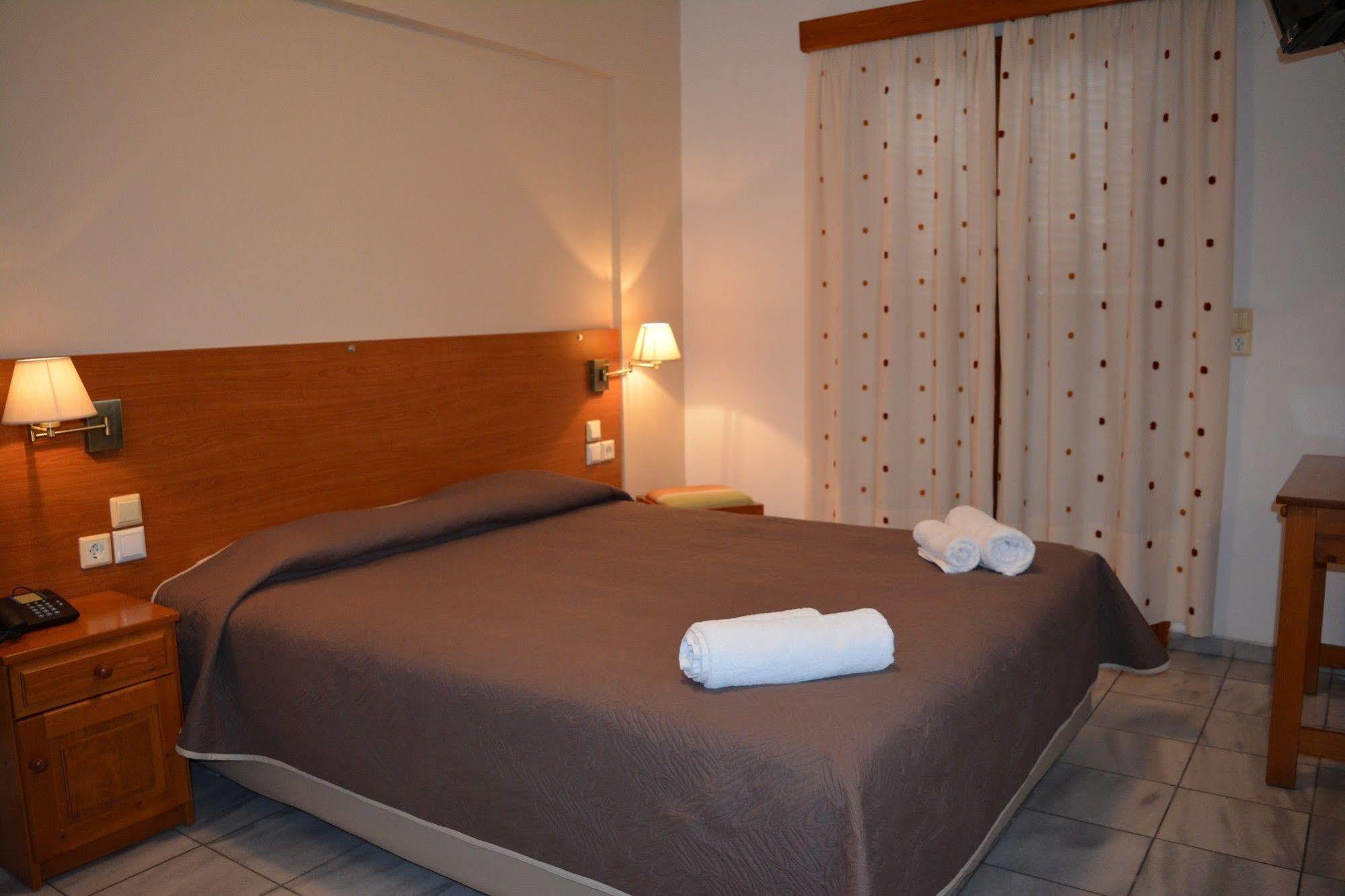 Anemomilos Suites Фира Екстериор снимка