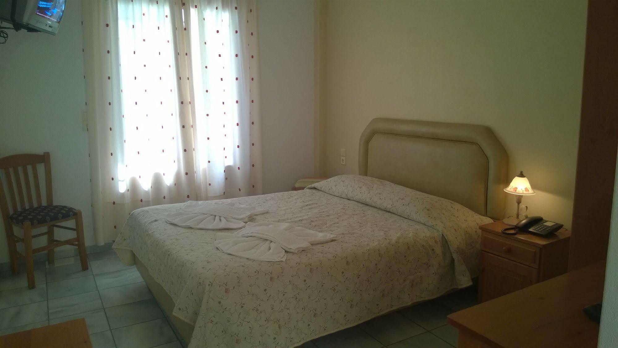 Anemomilos Suites Фира Екстериор снимка