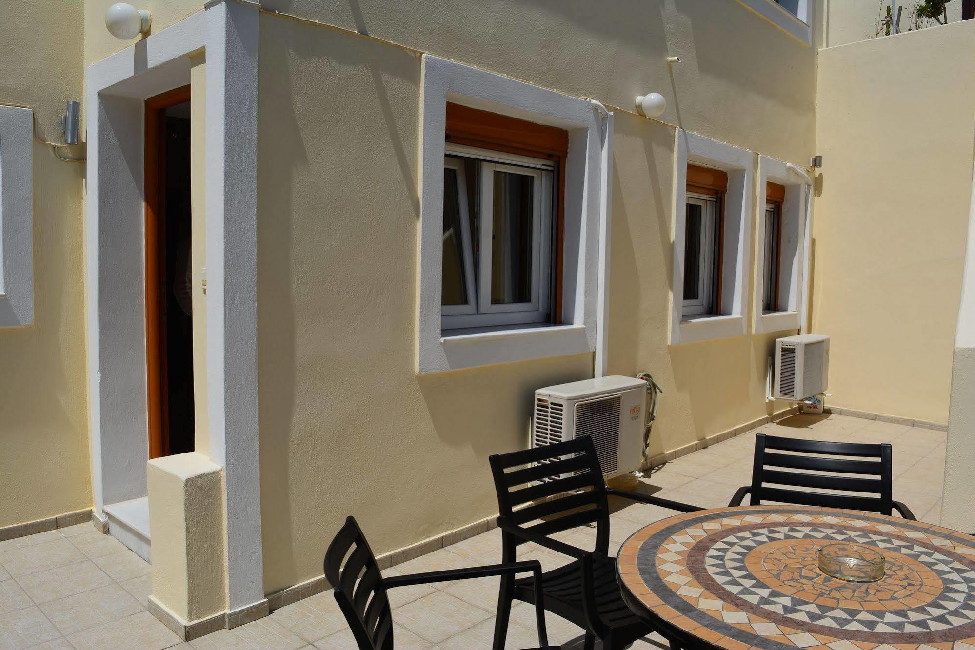 Anemomilos Suites Фира Екстериор снимка
