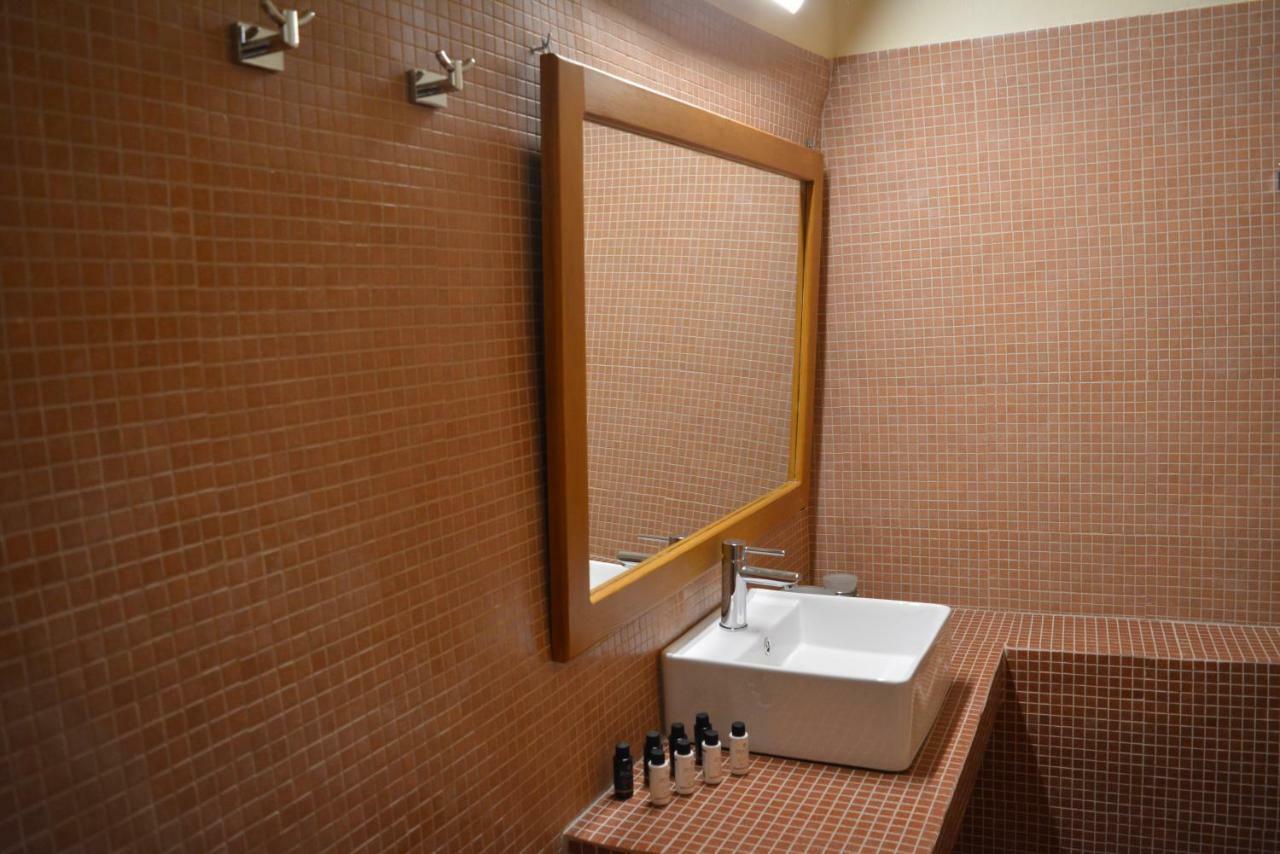 Anemomilos Suites Фира Екстериор снимка