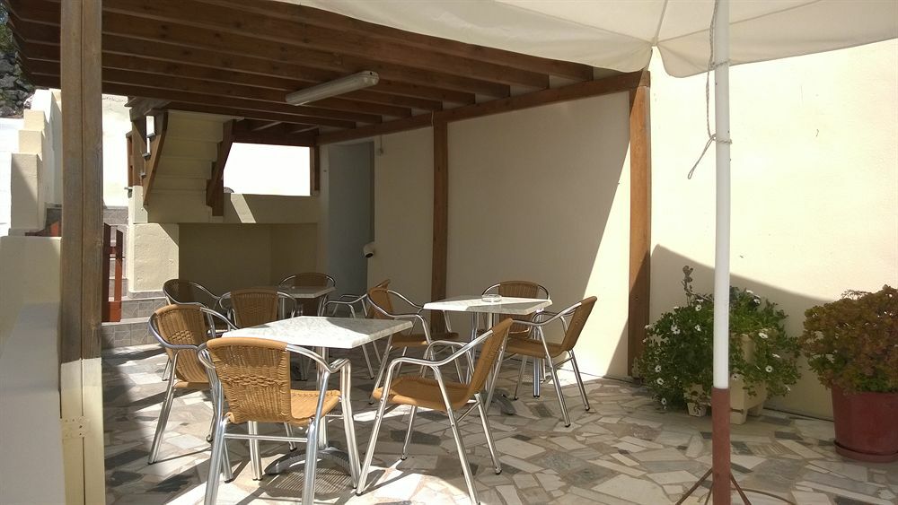 Anemomilos Suites Фира Екстериор снимка
