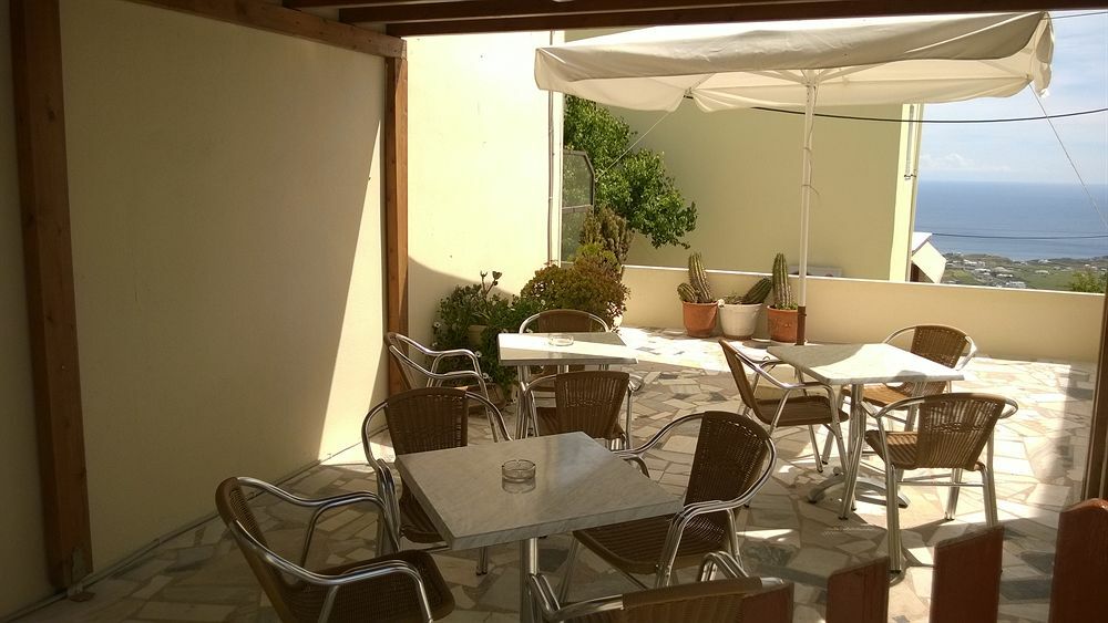 Anemomilos Suites Фира Екстериор снимка