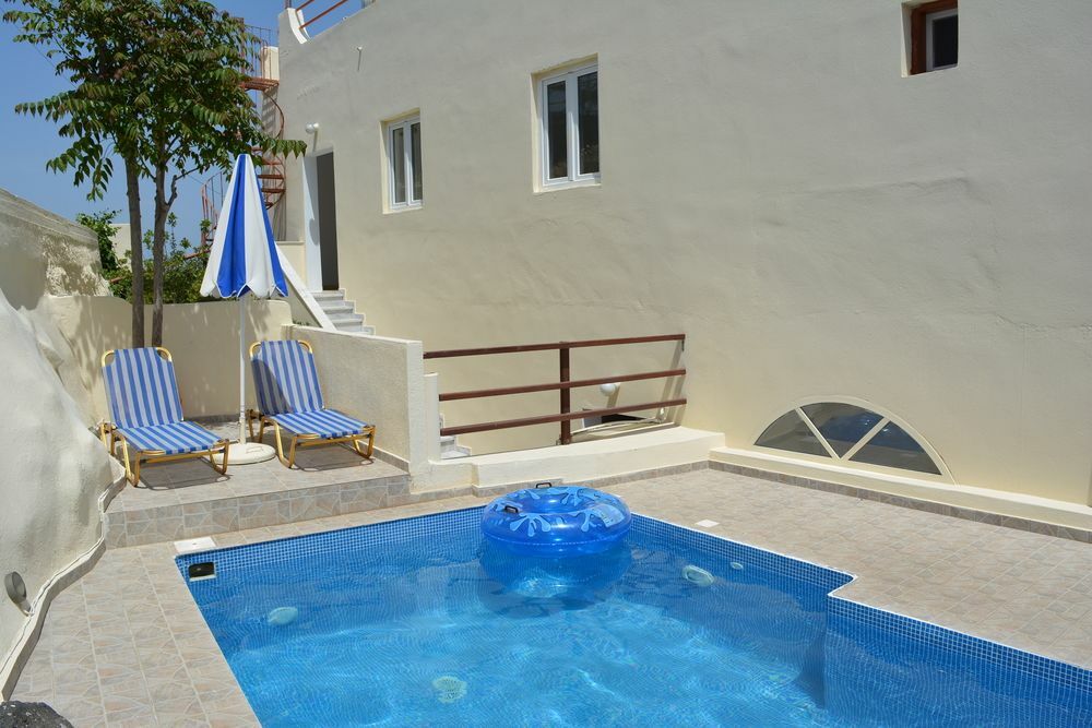 Anemomilos Suites Фира Екстериор снимка