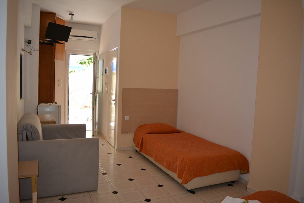 Anemomilos Suites Фира Екстериор снимка