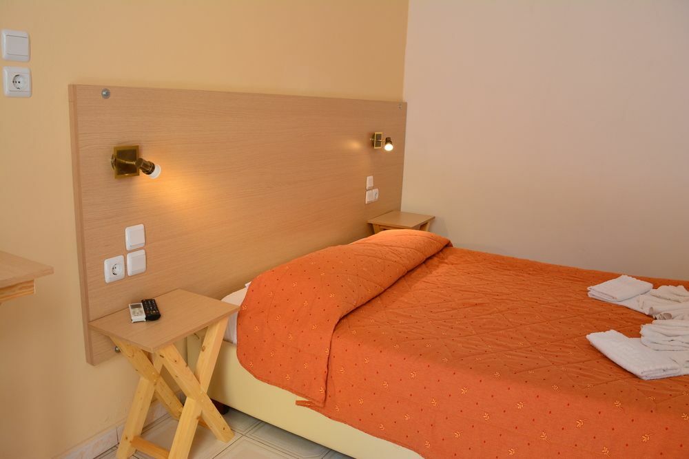 Anemomilos Suites Фира Екстериор снимка